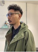 メンズ刈り上げ短髪スキンフェードパーマバーバースタイル