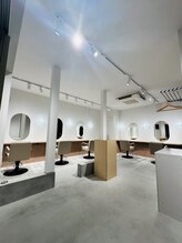 トーンバイダブルエイチ(Tone by WH)