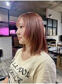 レイヤーカットにピンクカラー