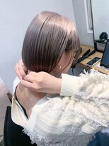 ロマリア(Lomalia)&nbsp;Lomalia表参道ケアブリーチダブルカラーパールグレージュボブ