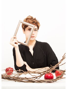 エルマノ 仙川(L mano) モード感あふれる前髪かき上げハンサムショート♪[Lmano仙川]