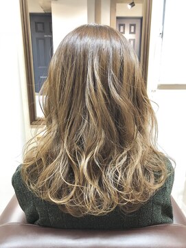 トゥーリ 筑紫野店(tuuli) tuuli / ひし形シルエット ミルクティーウェーブ / 八谷昌直