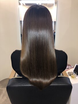 アールサロン アオヤマ(Rr SALON AOYAMA) サファイアミネコラストレート