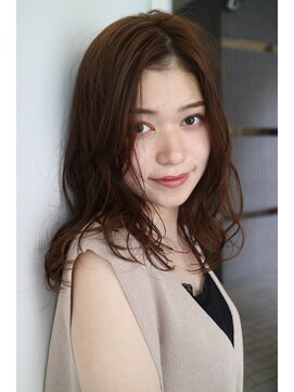 アールヘア ナチュラルアンドオーガニックサロン シースルーレイヤーミディ【ラベンダーアッシュ】