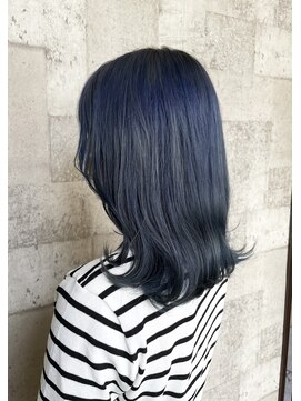 リサ グランシェ(RISA granche) ミディアム×ネイビーブルー