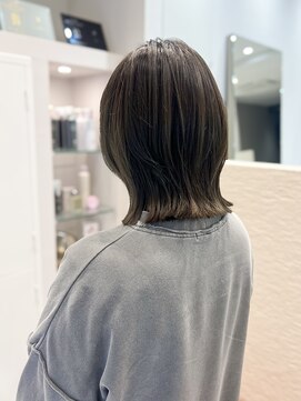 シュク 高円寺(SYUK) kanna【高円寺 】くびれボブ/切りっぱなし/ぷつっと/グレージュ