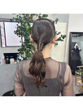 ノート(note) 大人にローポニーテールアレンジ