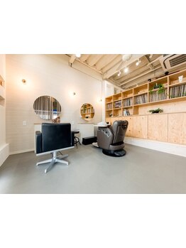 毛髪研究美容師によるマンツーマンサロン。居心地のいいプライベート空間で人目を気にせず相談できます。