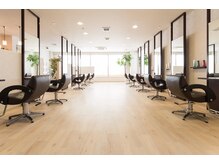 イースタイル 一社店(e style)の雰囲気（幅広い世代のお客様に支持されています。）