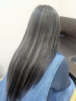 レアナ バイ ニーナ(Leana by NINA)&nbsp;プルエクステでロングヘア