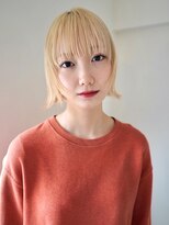 トゥコ(tuco)&nbsp;ホワイトブロンドカラー　金髪　ボブ外ハネ　フェイスレイヤー