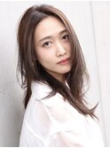 透明感ベージュ×ミディアムレイヤー