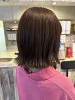 エミュー(emue)&nbsp;切りっぱなし外ハネピンクベージュ