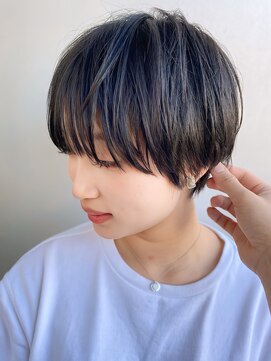エアー 青山(AIR) 前髪あり耳掛け丸みくびれショートボブ20代30代40代50代
