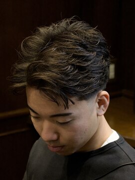 ザバーバー 渋谷(THE BARBER) 短髪フェード+フェザーショート
