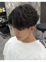 エイド 渋谷(aid)&nbsp;センターパート×フェザーパーマ