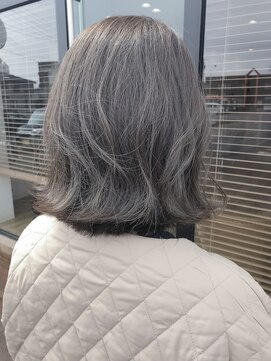 メイヘア(May Hair) 外ハネのシアーアッシュ