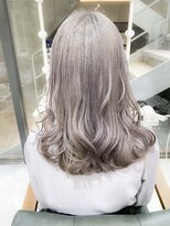 デイズ(days)&nbsp;【DAYS 原宿 】グレージュアッシュカラー☆ブリーチ　セミロング