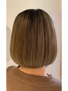 アライズ(ARISE) 誰でも似合う魔法の透明感ベージュ×ボブショート