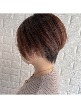 ヒップスデコ(Hip's deco) 前下がりショートボブ/ナチュラルベージュ/ハイライト/小顔