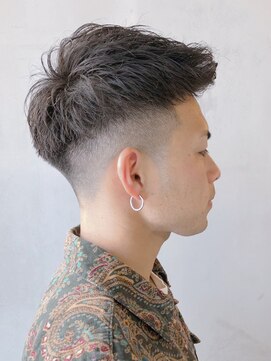 フランクスバーバーリザーブ 人形町店(FRANK’S BARBER RESERVE) ツーブロックアップバングナチュラルパーマフェード　ｙ