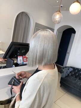 ルクール ヘアー プレジー(Le Coeur HAIR Plaisir) ホワイト★ボブスタイル★