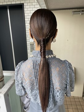 フェリーチェ(Felice) タイトアレンジ タイトポニー ローポニー 編みおろし タイトヘア