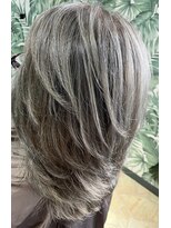 マドゥーズ ヘアショップ(Madoo's hair shop)&nbsp;バレイヤージュハイライト白髪ぼかし