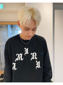 コンティニュー オモテサンドウ(CONTINUE OMOTESANDO) CONTINUE(表参道)ケアブリーチメンズセンターパート/手嶋