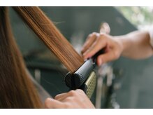 キューティクルや髪の内部の組織を壊さずストレートヘアに☆