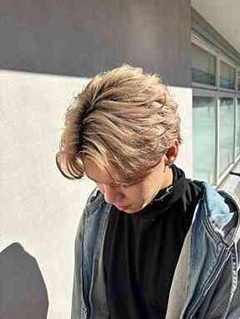 アッシュ 高幡不動店(Ash) ツーブロック襟足ありフェザーショート