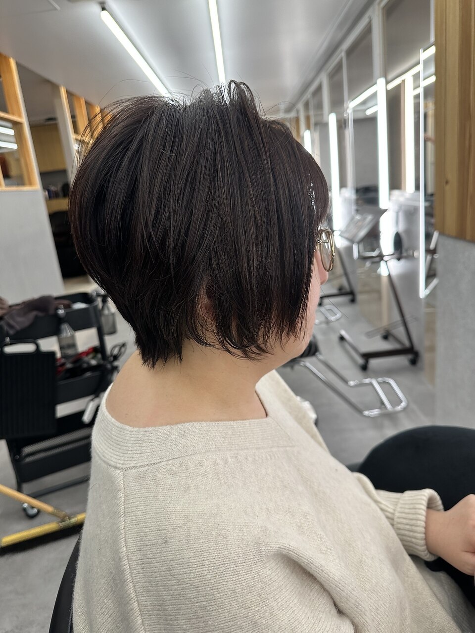 アラサーアラフォーウェット感ウルフカットエアリーショート