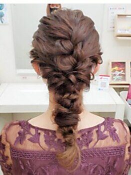 ヘアーメイク ティアラ(Hair make Tiara)の写真/西口徒歩30秒【Tiara】《ヘアセット¥2500～》特別な日に♪可愛いヘアで周りの視線を釘づけに…