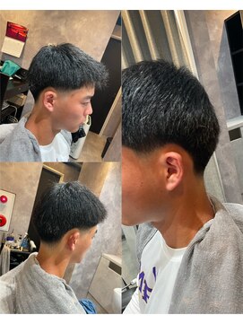 メグロバーバーショップロッポンギ 目黒六(MEGURO BARBER SHOP 6PPONGI) テーパーフェード