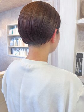 福山市美容室Caary刈り上げショートヘア艶ピンクカラー