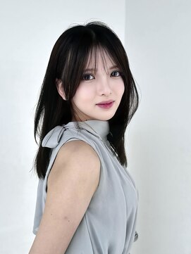 薄め前髪顔まわりレイヤーカットシースルー前髪ハッシュカット