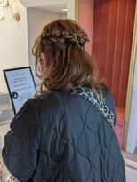 ムーンロータス(Moon Lotus)&nbsp;ハーフアップ編み込みスタイル