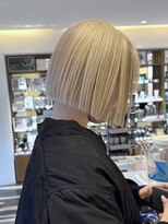 ビファインクーアヴェダ(Be fine coo AVEDA)&nbsp;ハイトーンボブ　ぱっつとボブ　ブロンドストレート/