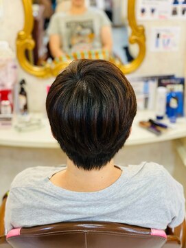 美容室 ティンカーベル ショートヘア