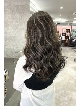 リア 大阪梅田(Ria) ～ハイライトカラー～【Ria 大阪 梅田】