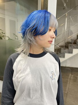 レコ 渋谷(LECO) ホワイトシルバーとブルーの2トーンウルフ