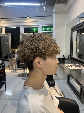 アイズ 海老名(AIZU) 波巻きスパイラルパーマ 波巻きパーマ メンズパーマ