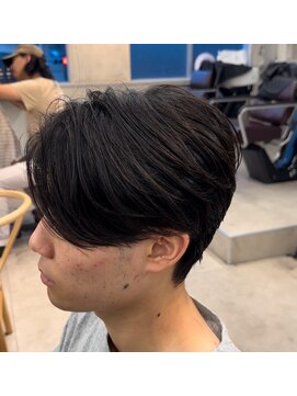 カットストゥディオス 草津店(cut studios) 毛流れセンターパート