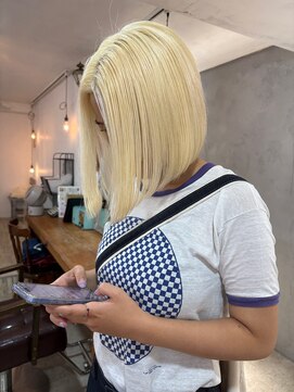 ナツ(Natu.) Blonde×ぷつっとbob☆彡/友菜