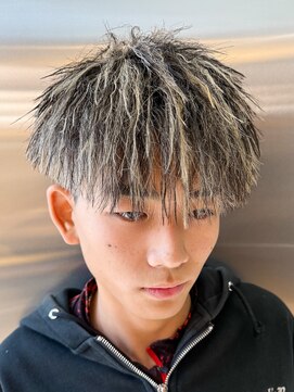 ルーシー 渋谷(LUCEY) ツイストマッシュホワイトメッシュパイルツイストパーマ