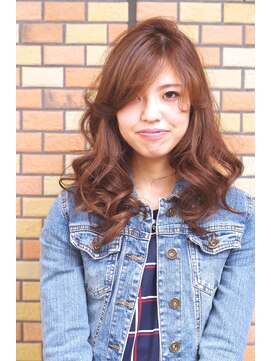 ミュゼ(musee) 大きめカール ラベンダーアッシュ