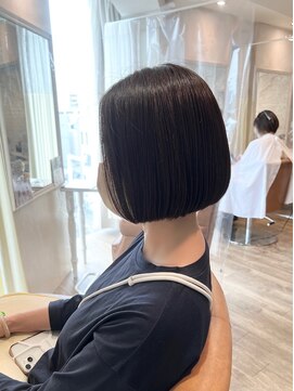 マカナ(makana) ぱつっとボブ