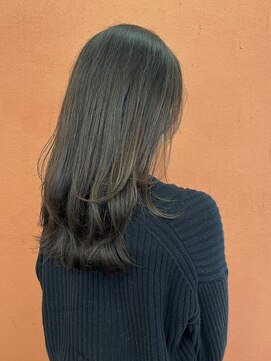 ウェルク(welc) ミディアムヘア斜めバンググレージュカラーデザインカラー
