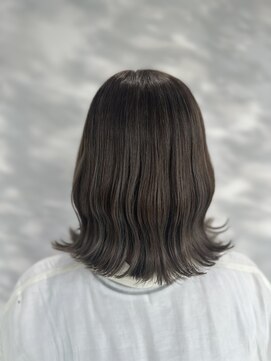 ラビス 浦和(Lovis) 美髪/ネビージュ/大人かわいい/透明感ショート[浦和]