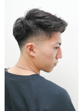 ルックグッドストア タカラヅカ(LOOK GOOD STORE TAKARAZUKA) アップバングサイドパートスキンフェードアッシュブラック0205